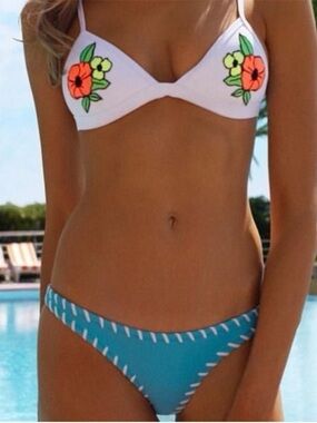 triangl swimwear White Floral Triangle Top & Blue Stitch Bikini Bottom